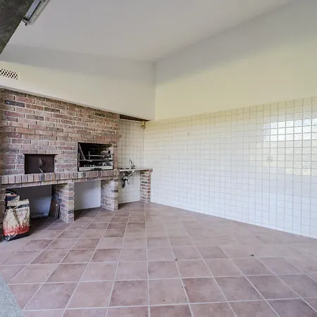 Ge House By House And People *