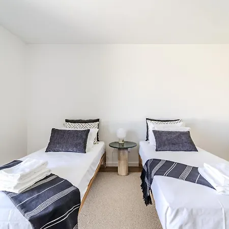 Ge House By House And People Tatil Evi *