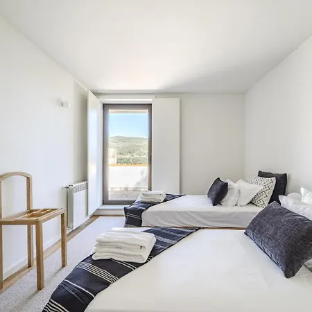 Ge House By House And People * Caniçada