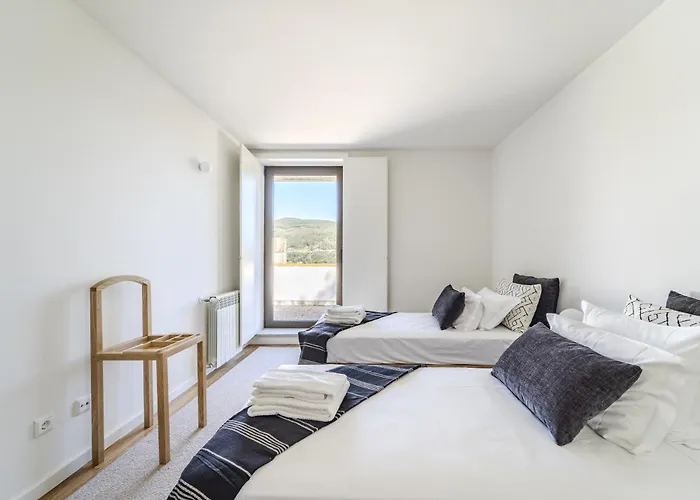 Ge House By House And People * Caniçada