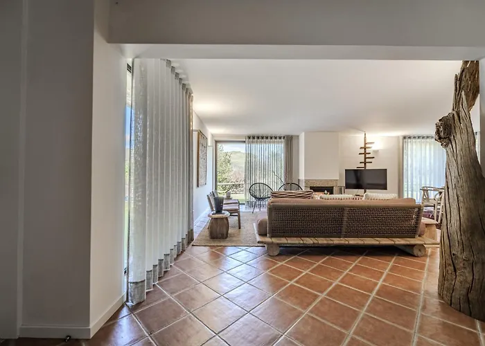 Ge House By House And People Ferienhaus