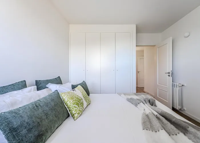 Ge House By House And People *